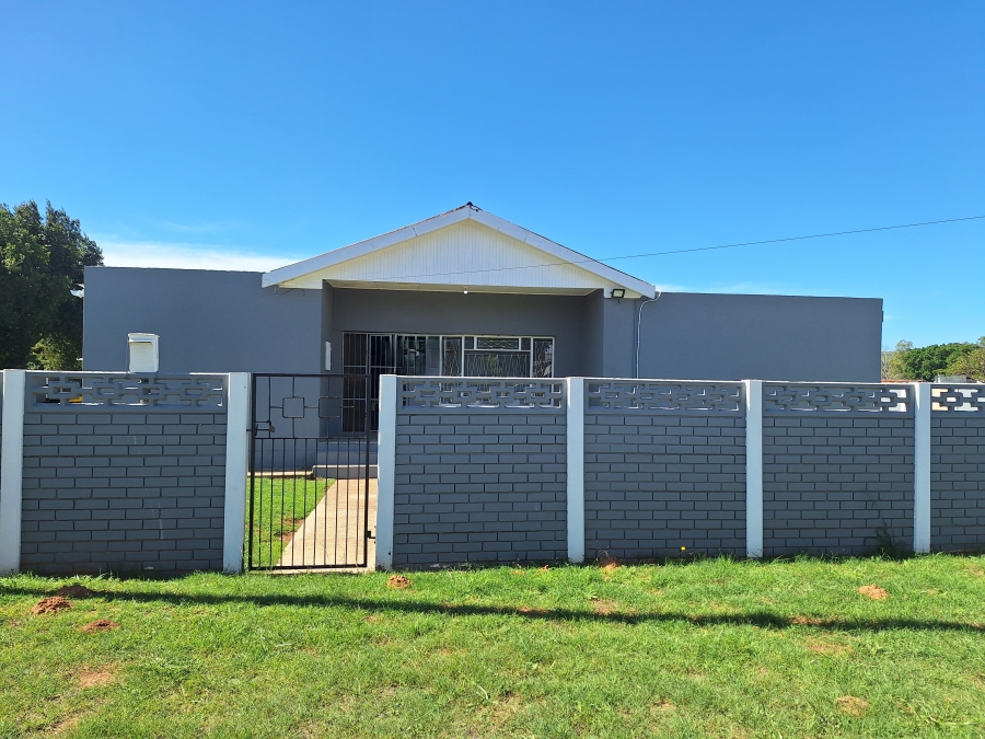 To Let 5 Bedroom Property for Rent in Retief Eastern Cape